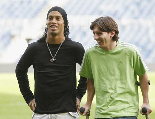 卡雷拉斯：我的位置是左边卫，但能适应教练在任何时候的要求