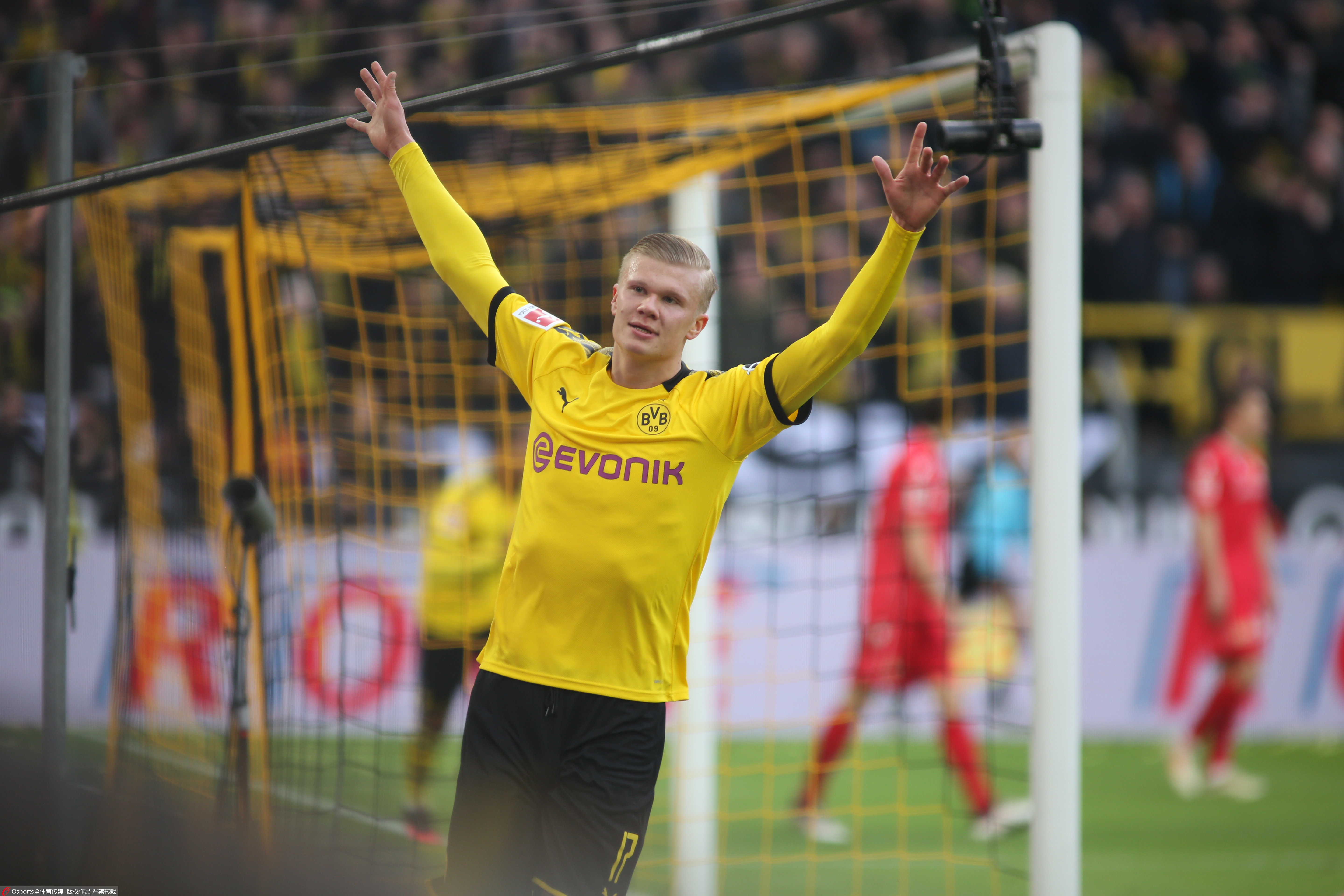 早报：斯洛特1-1萨拉赫