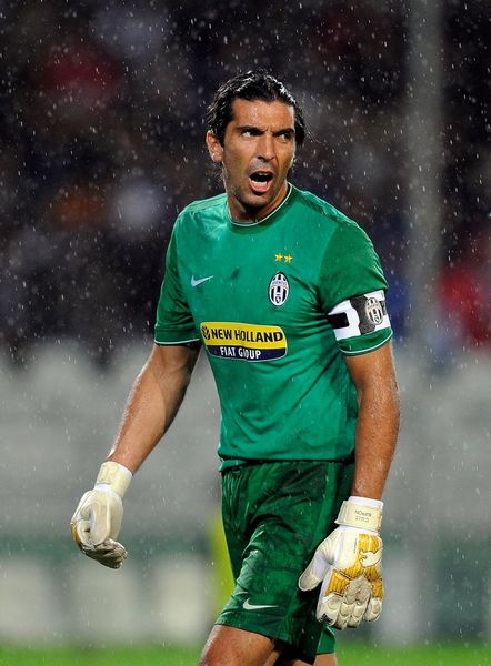 利物浦欧冠大名单：萨拉赫缺阵！范戴克领衔，维尔茨在列