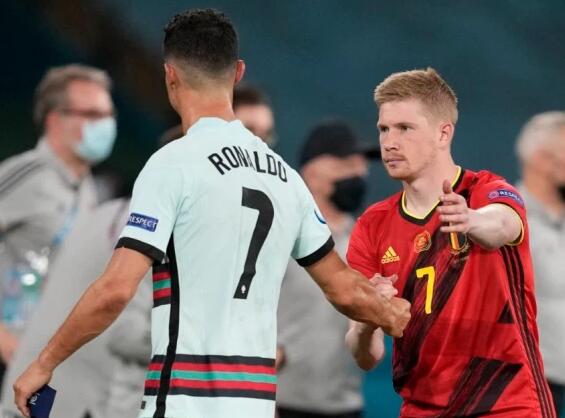 孔帕尼：很高兴戴维斯能及时回归，卡尔攻防两端都非常出色