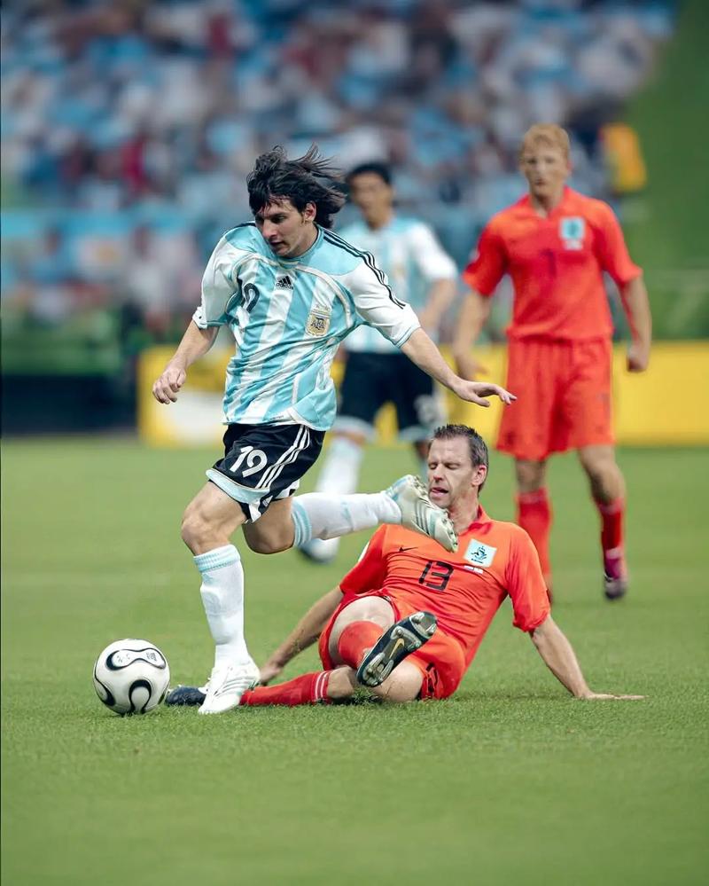 西甲豪门爆冷输球，全队状态遭媒体质疑