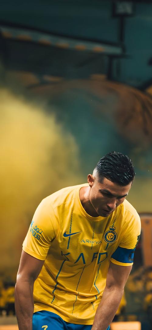 半场战报：美因茨0-1佛罗伦萨，佐姆破门